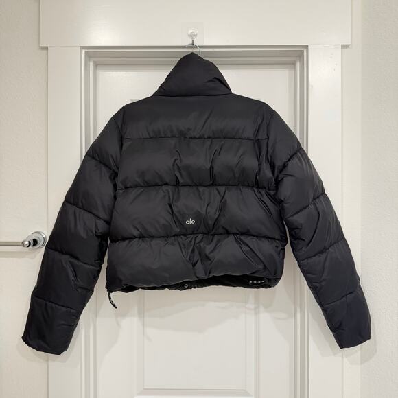 Alo Yoga Gold Rush Puffer in Black Size Medium - Picture 4 of 9